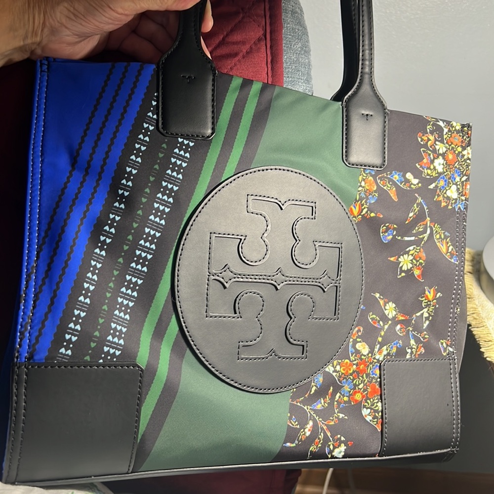 GIFT NO LONGER ON SALE🥰AUTHENTIC New Tory Burch Tote Bag - Picture 1 of 5